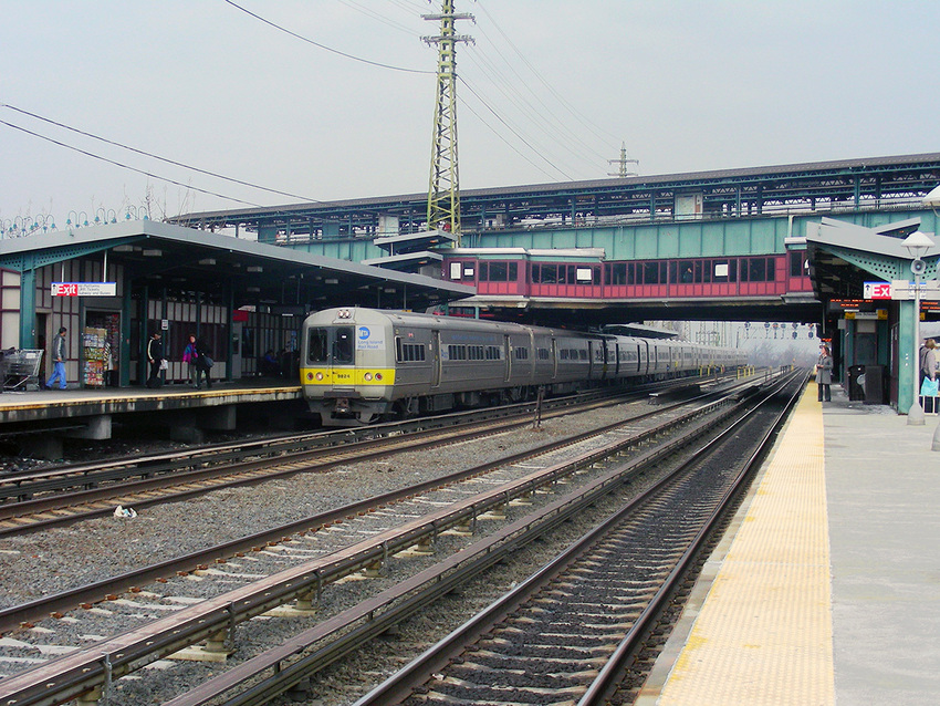 Photo of LIRR at Woodside
