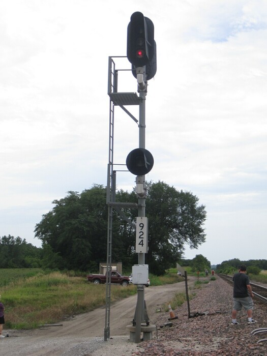 Photo of Signal turns red before the arrival of the Union Pacific Big Boy