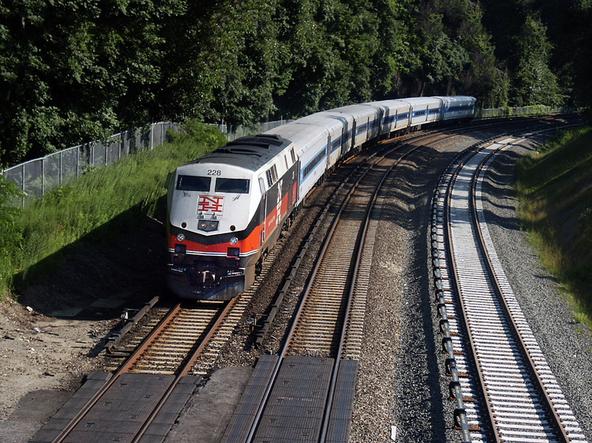 Photo of Metro-North #228 Approaching Bronxville