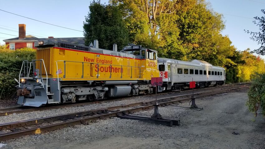Photo of NEGS 2555 & PLLX 41 in Concord