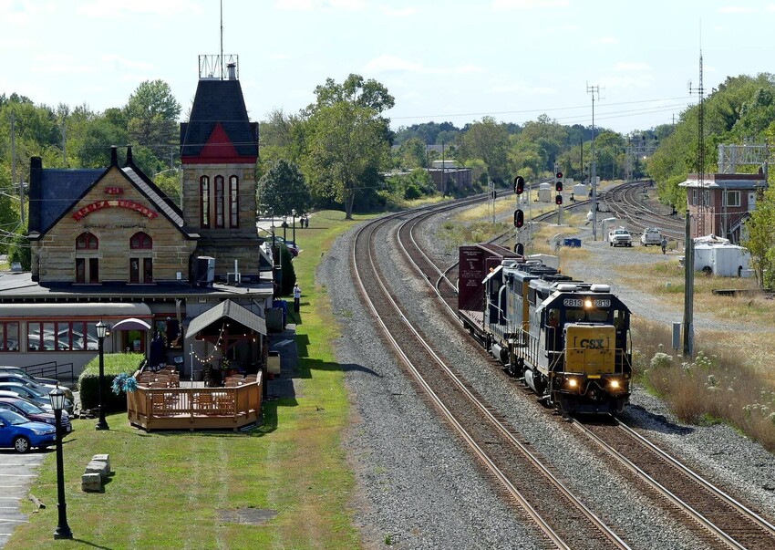 Photo of CSX Parma local heads east at Berea on track 1