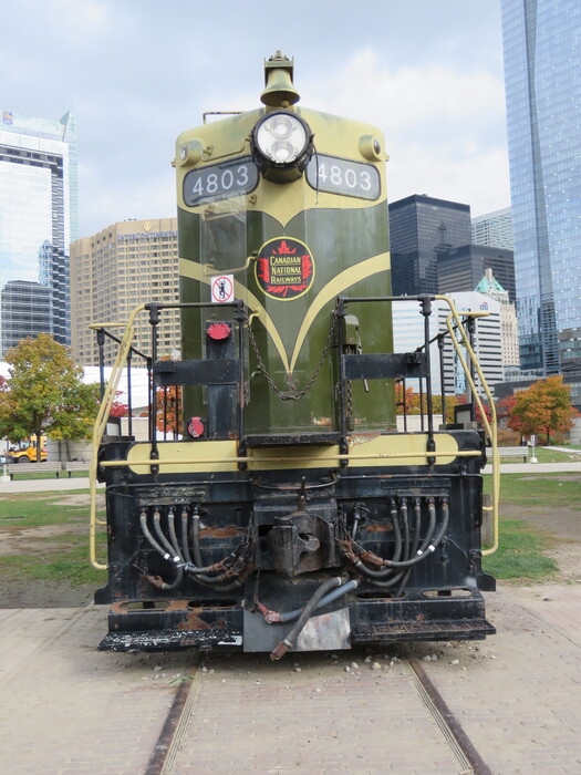 Photo of CN 4803 from the front