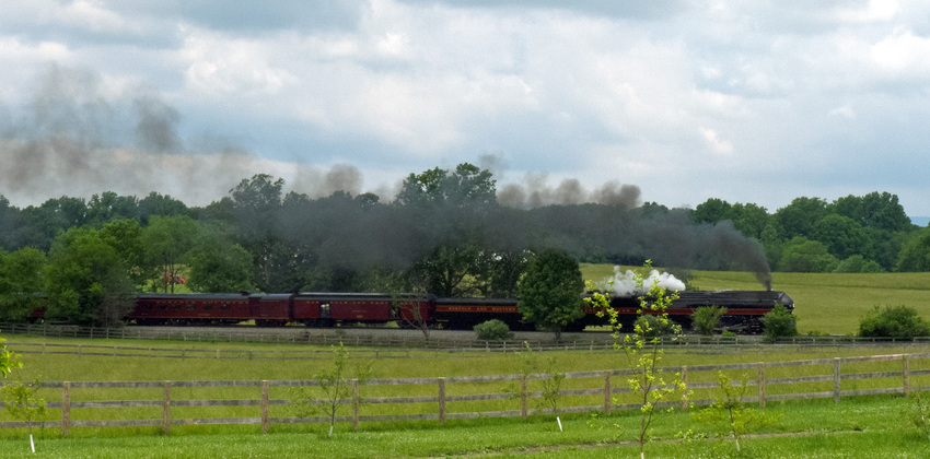 Photo of N&W 611 steams east through the Virginia ranches