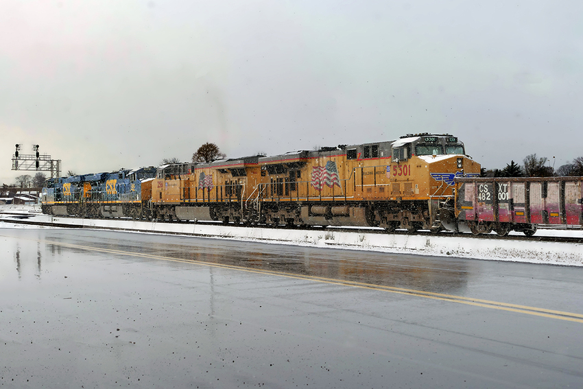 Photo of Union Pacific Nos. 2561 and 5301 at East Syracuse