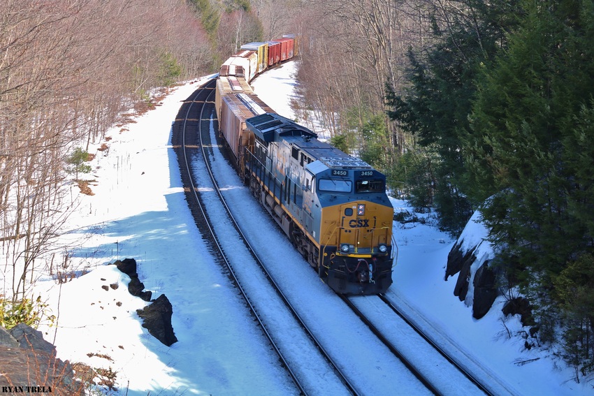 Photo of Eastbound CSX in Chester