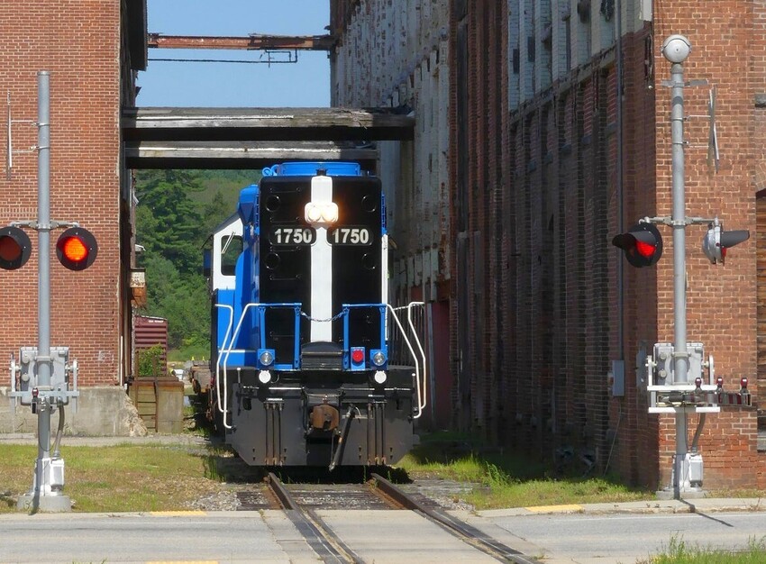 Photo of Mass Central GP38 at S Barre MA
