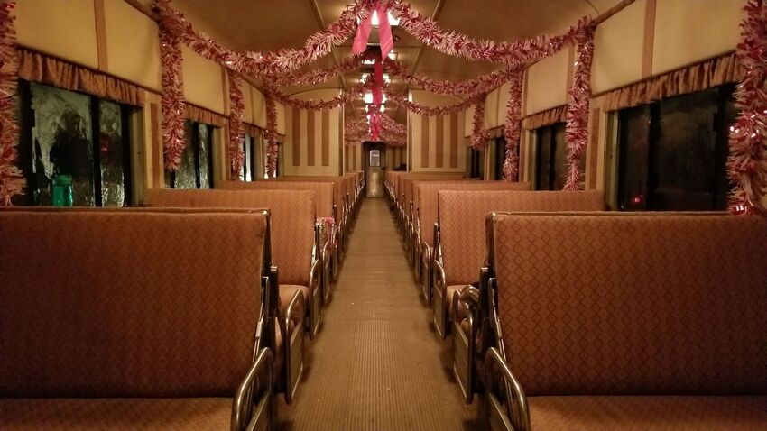 Photo of Christmas Budd #9154 at the Hobo Railroad