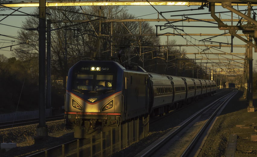 Photo of Amtrak Train 165 Approaching Kingston Station