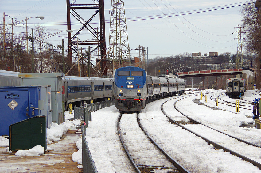 Photo of Amtrak Train 280 at Poughkeepsie