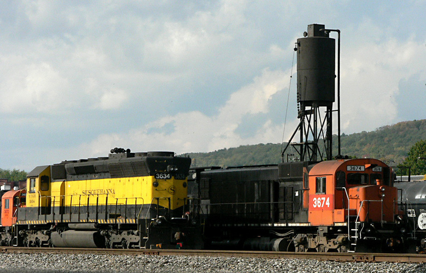 Photo of 2nd gen high horsepower locomotives at Binghamton