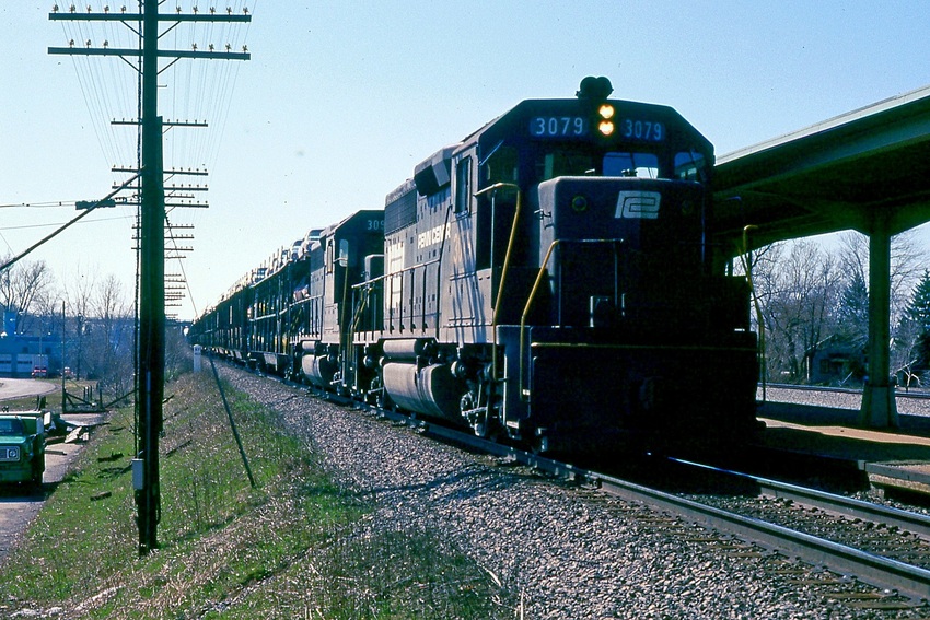 Photo of Conrail eb autos at Batavia