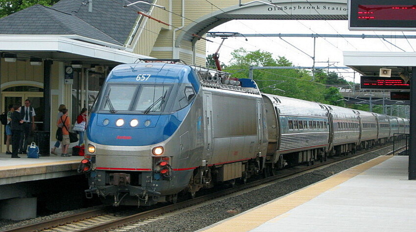 Photo of Amtrak Northeast Regional sb at Old Saybrook