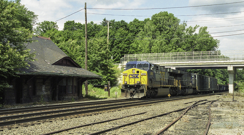 Photo of Westbound CSX Freight Approaching East Brookfield, MA Depot