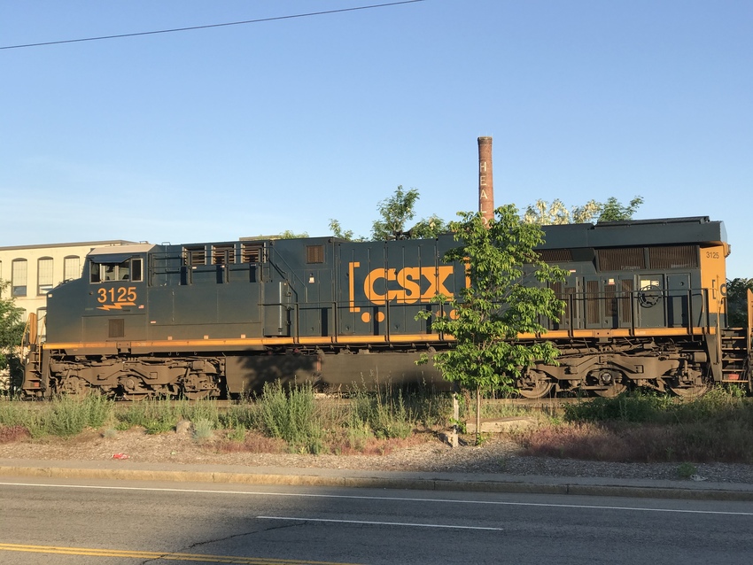 Photo of Q427 Leader- Ayer to Selkirk Yard