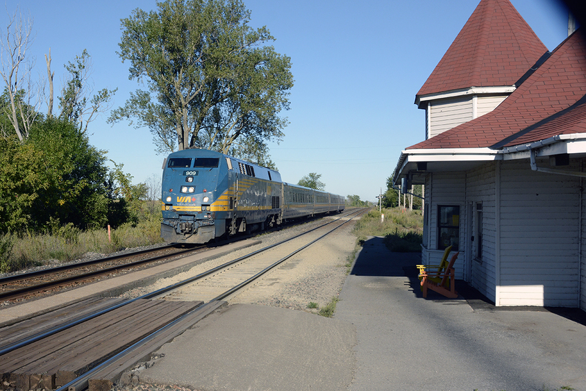 Photo of VIA Train 67 at Gananoque, Ontario