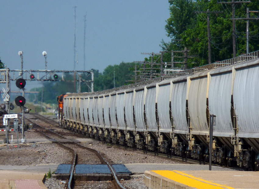Photo of BNSF Grain heads east at Galesburg