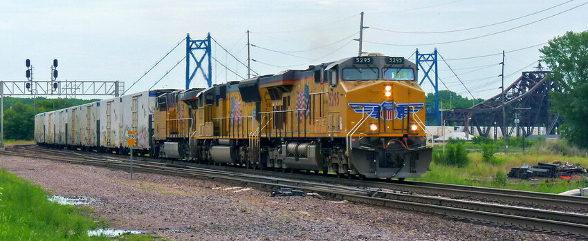 Photo of UP westbound reefers at Clinton IA