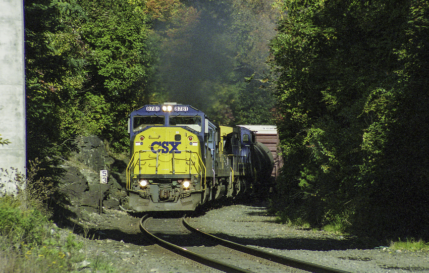 Photo of Westbound CSX Freight Approaching Rochdale, MA