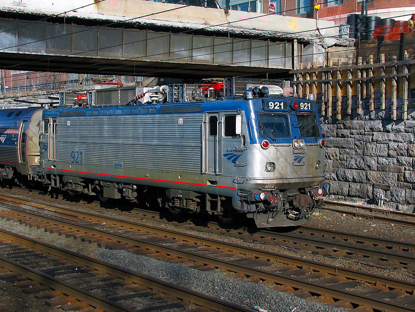 Photo of Amtrak AEM7 921 at New Rochelle, New York