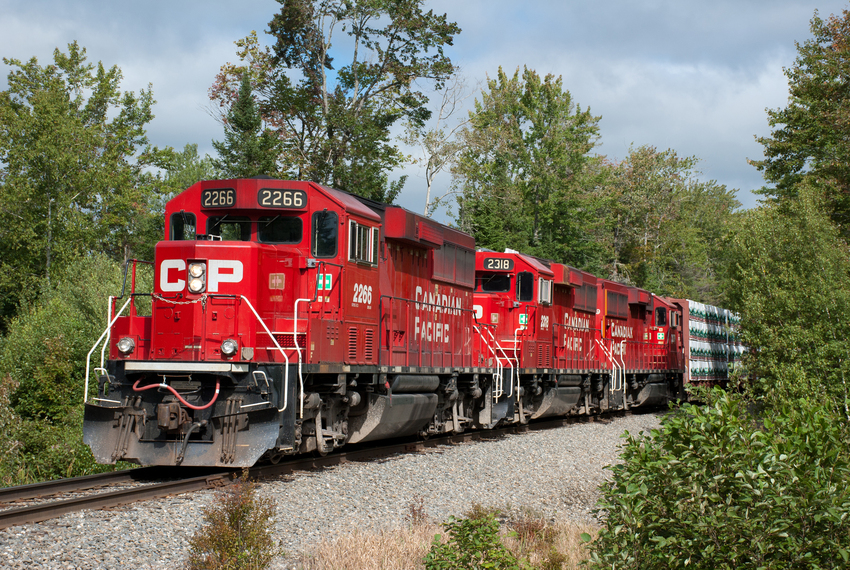 Photo of CP 2266 Leads F16 at John Dean Rd. (South)