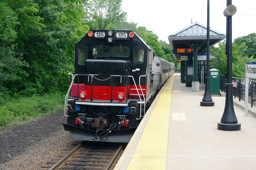 Photo of Metro-North Train 956 at Patterson, New York
