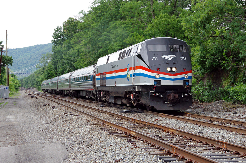 Photo of Amtrak Train 281 at Manitou, N.Y.