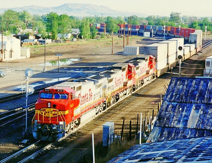 Photo of Eastbound stack train arrives Belen NM
