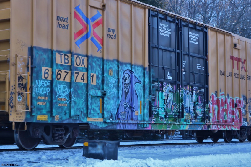 Photo of Some cool graffiti on Q425