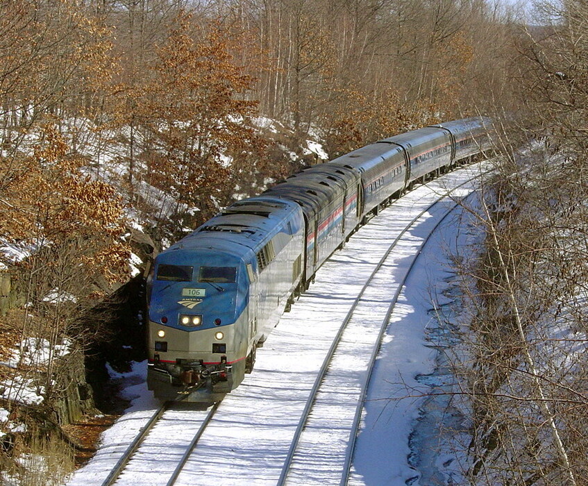 Photo of Amtrak 449 entering Worcester in February 2005