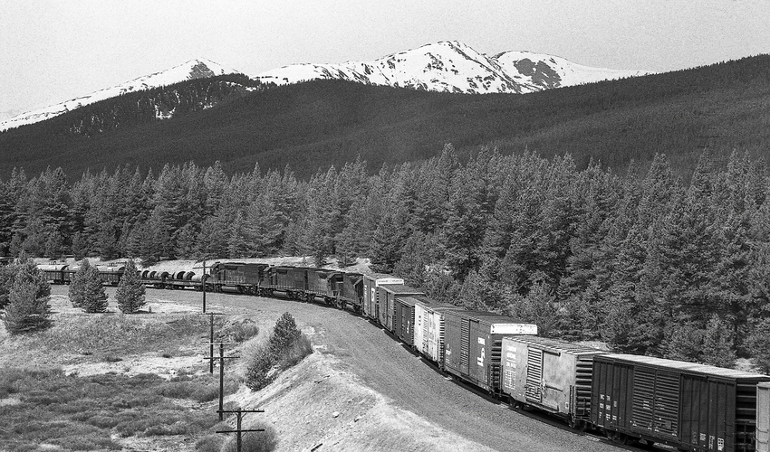 Photo of Helper Set on SSW 8375's Eastbound Freight at Mitchell, CO #2