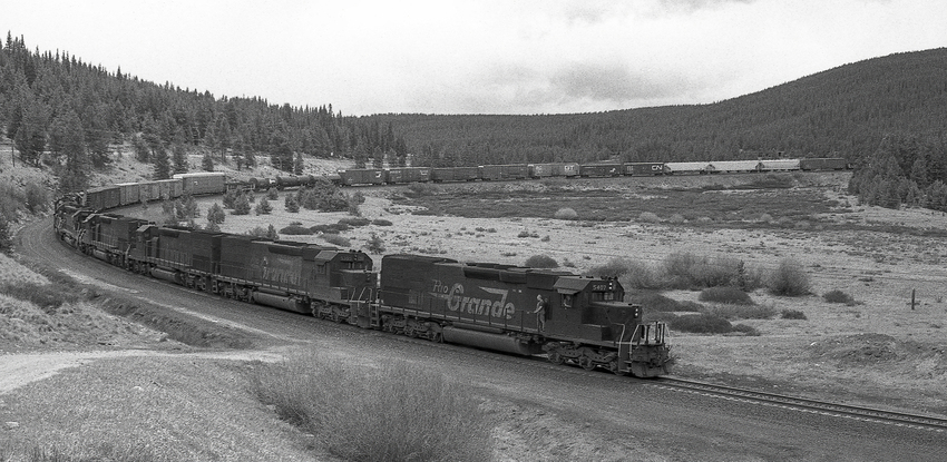 Photo of Helper Set Leads Westbound Freight Down from Tennessee Pass