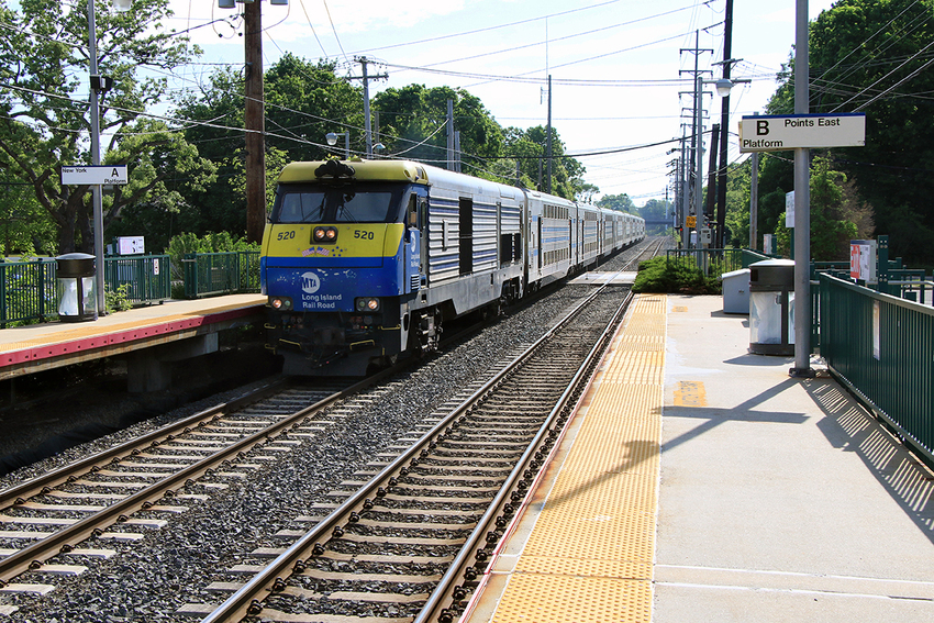 Photo of LIRR 520 at Great River