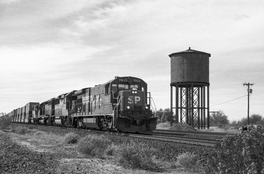 Photo of Eastbound SP Stack Train at Aztec, AZ