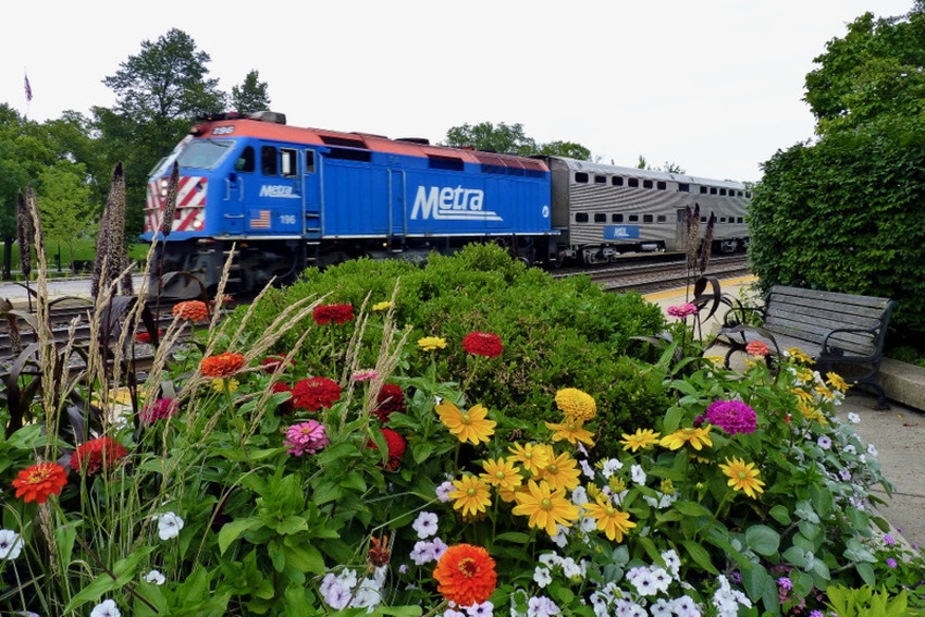 Photo of METRA at Hinsdale, IL