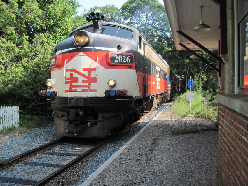 Photo of FL-9 2026 passes Cataumet Station with the Dinner Train