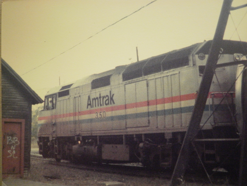 Photo of AMTK#350 at the tunnel