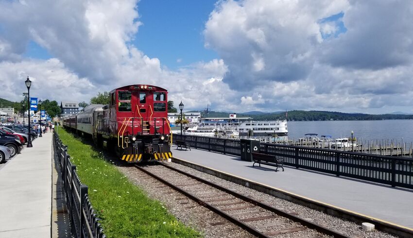 Photo of P&L 1012 by the Weirs Beach Boardwalk