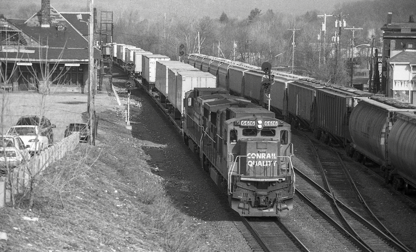 Photo of Palmer's Conrail Glory Days #1 - Eastbound Conrail Van Train