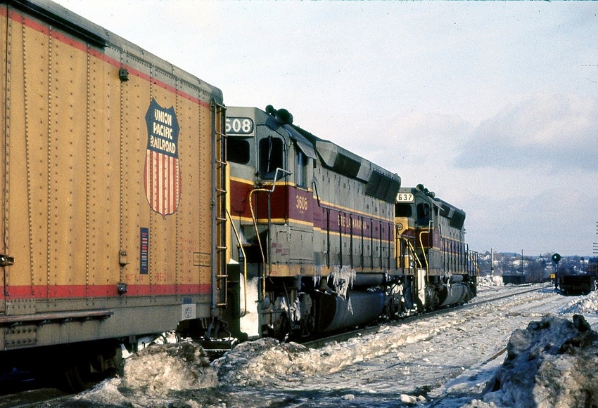 Photo of Anatomy of an EL freight train - 1