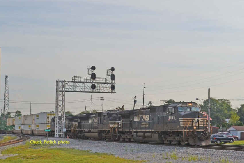 Photo of NS 9825