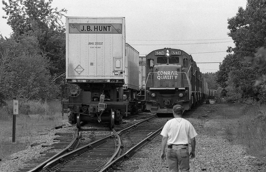 Photo of Short J B Hunt Pig Train Takes Siding at Clinton, MA
