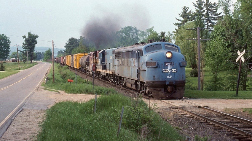 Photo of B&M train 8904