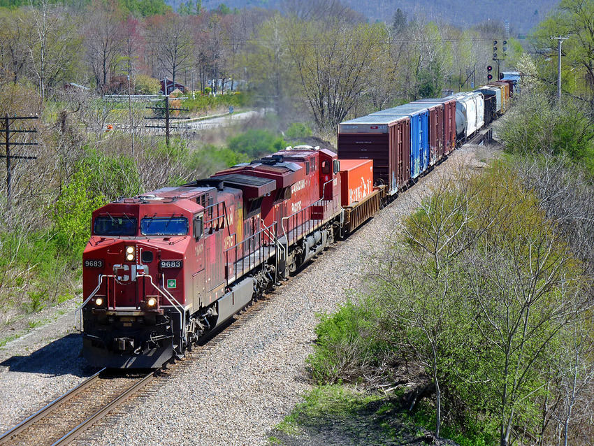 Photo of CP freight southbound at Oneonta