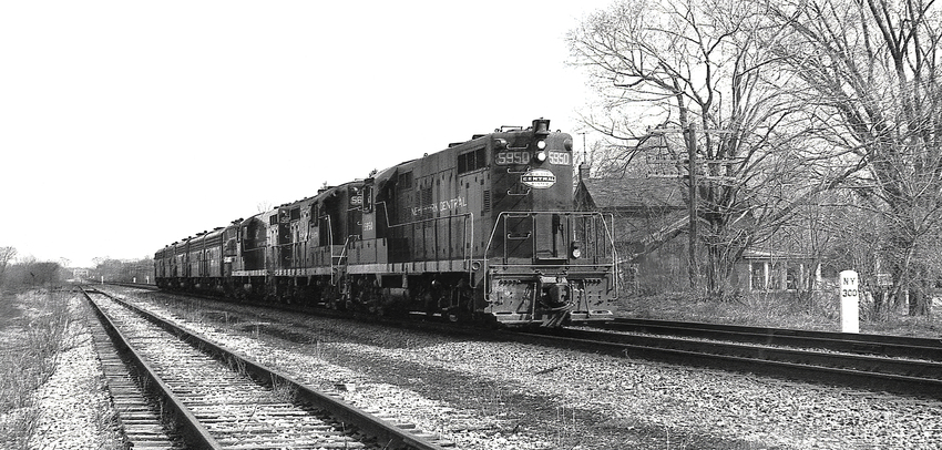 Photo of Westbound NYC Light Engines at MP 300 in Warners, NY