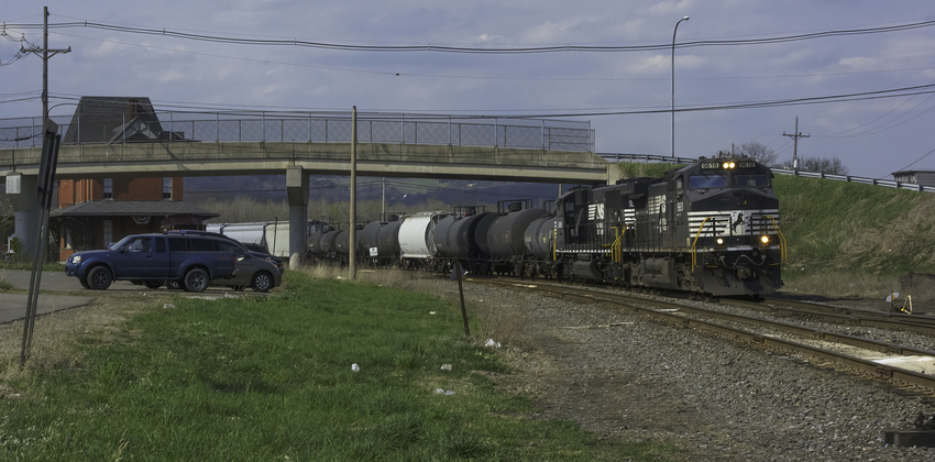 Photo of Eastbound NS Freight Departing Sayre, PA