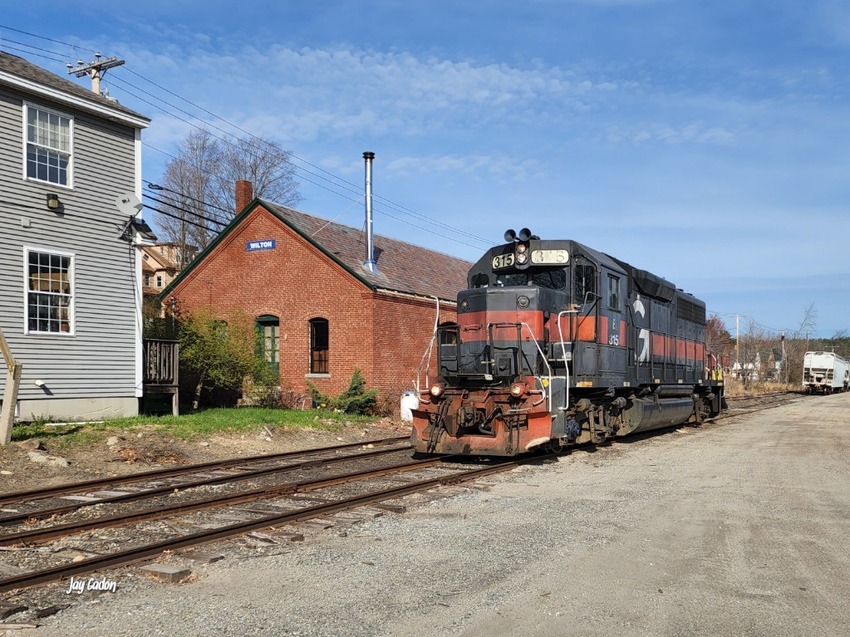Photo of NA-1 315 by the Wilton NH Freight House
