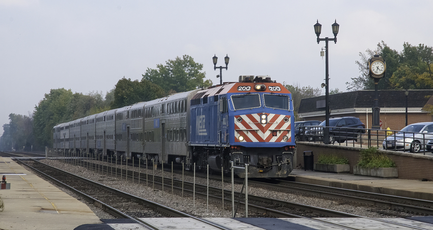 Photo of Westbound Metra Local Approaching Western Springs, IL