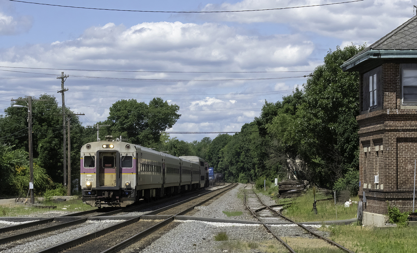Photo of MBTA Train 412 Approaching Stop in Ayer