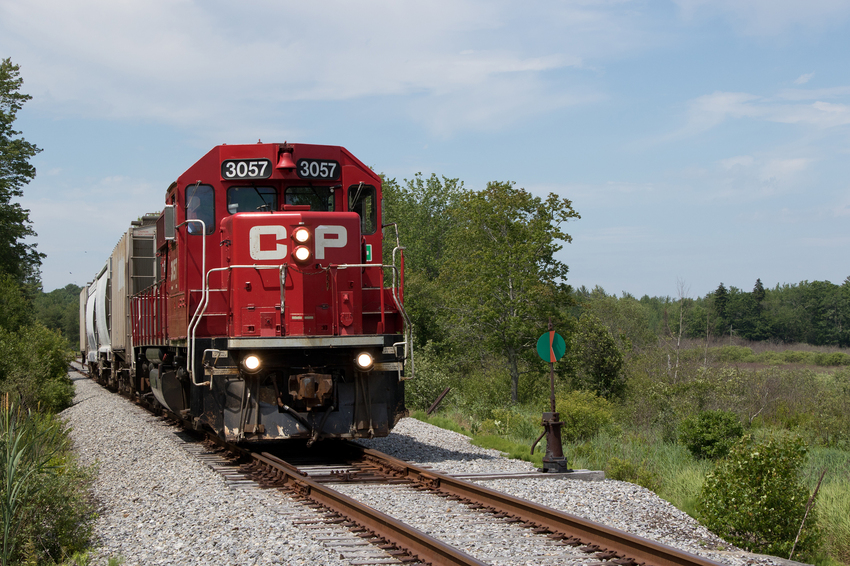Photo of CP 3057 Leads G17 at Old Route 1