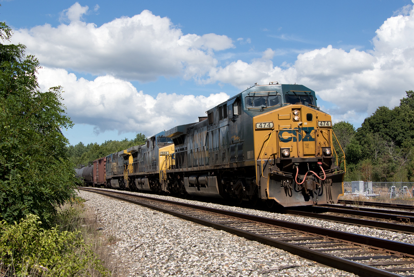 Photo of CSXT 474 Leads M427 at Dover Yard